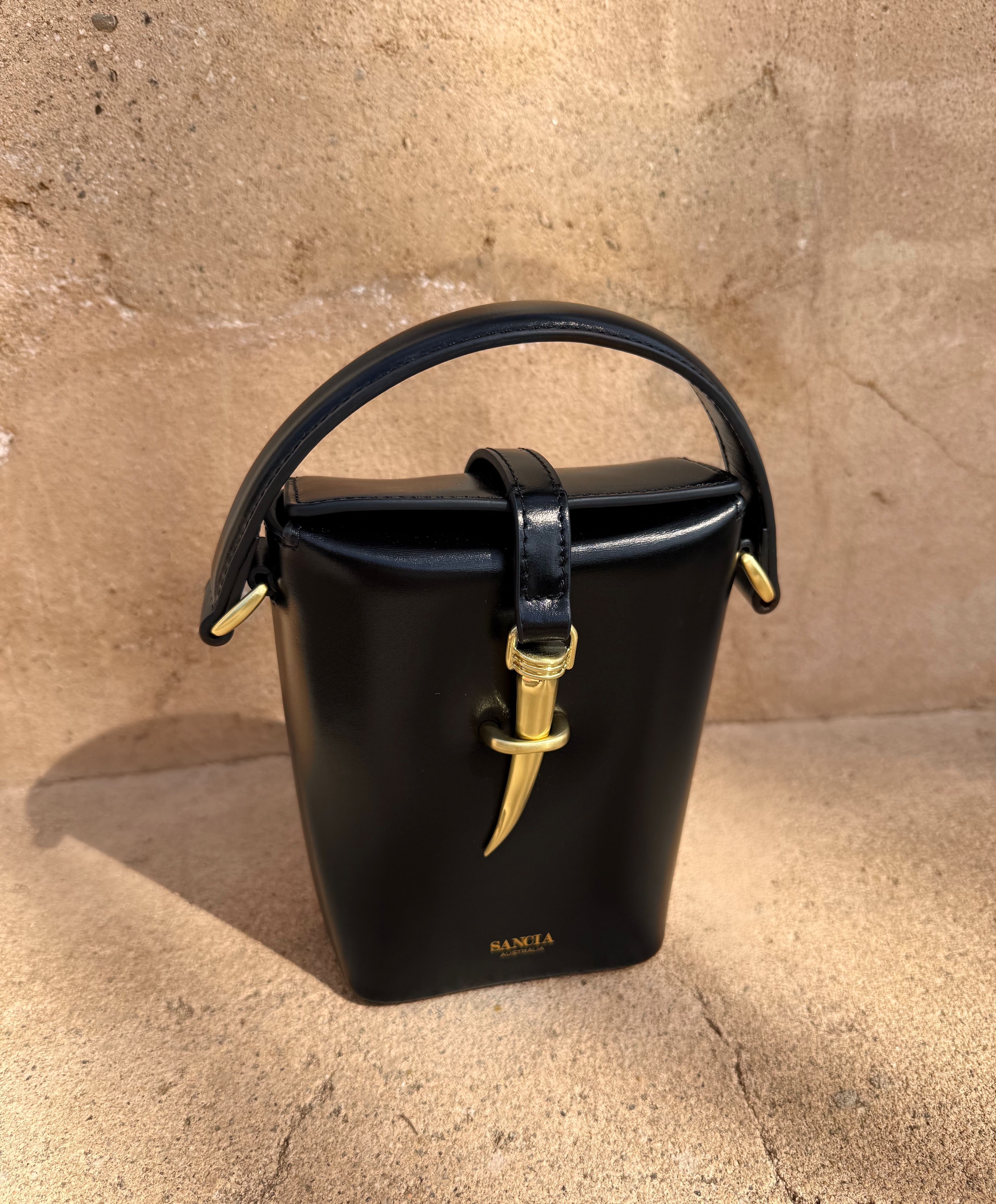 THE ESTELLE BUCKET